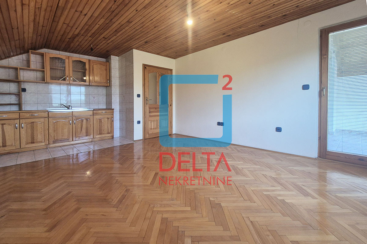 Kuća 118m2 + (dodatna kuća) / na parceli 1.830m2 / Semizovac / 23