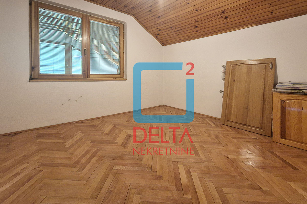 Kuća 118m2 + (dodatna kuća) / na parceli 1.830m2 / Semizovac / 24