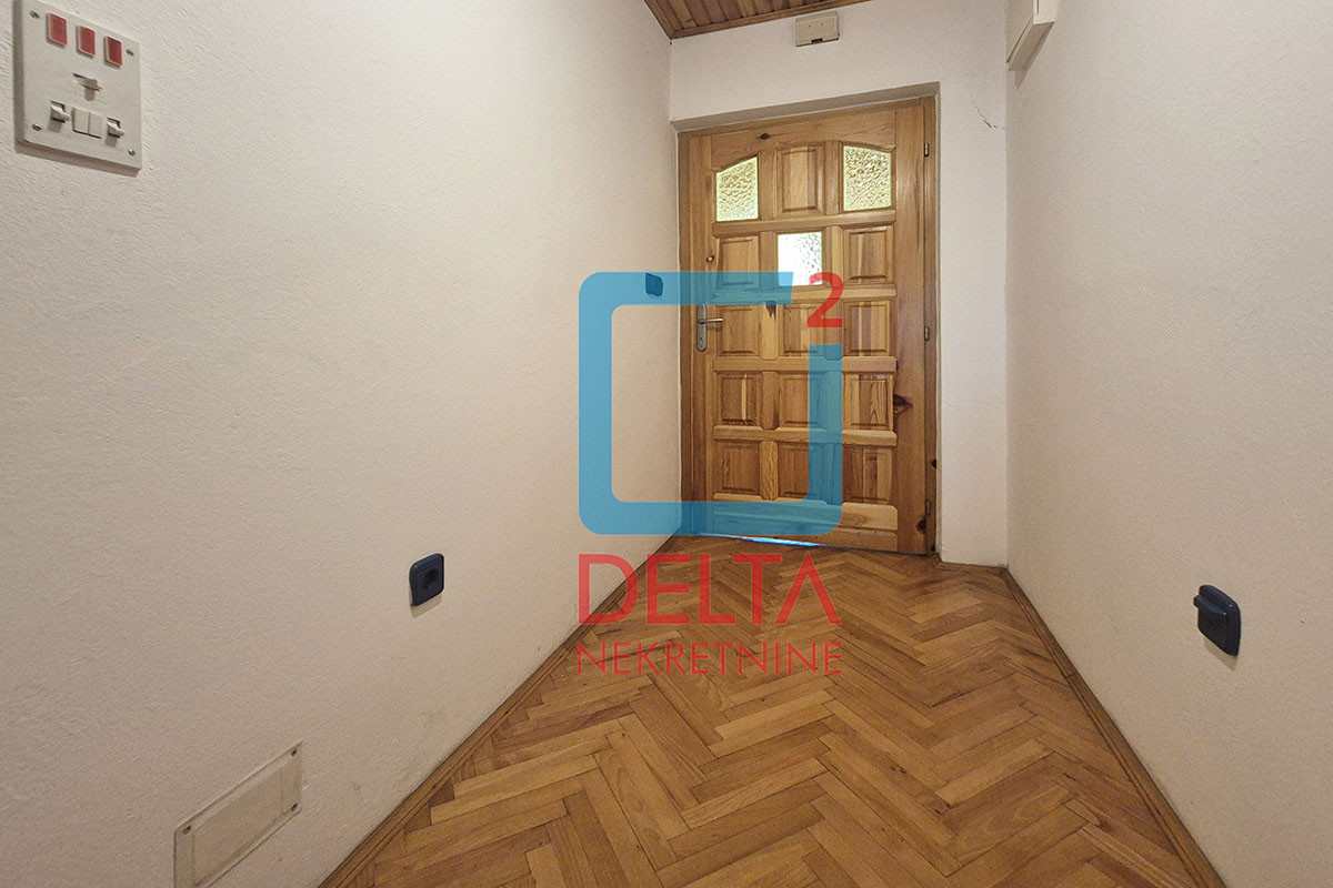 Kuća 118m2 + (dodatna kuća) / na parceli 1.830m2 / Semizovac / 26