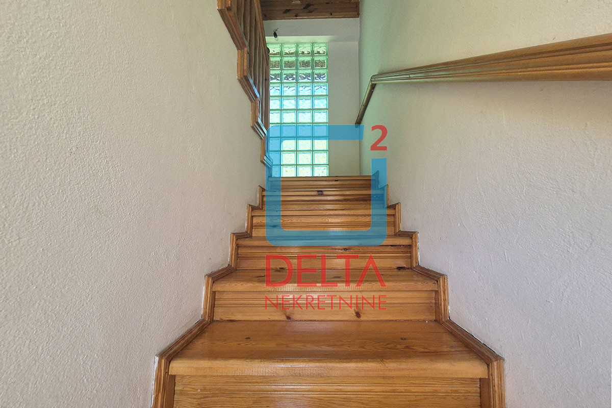 Kuća 118m2 + (dodatna kuća) / na parceli 1.830m2 / Semizovac / 30