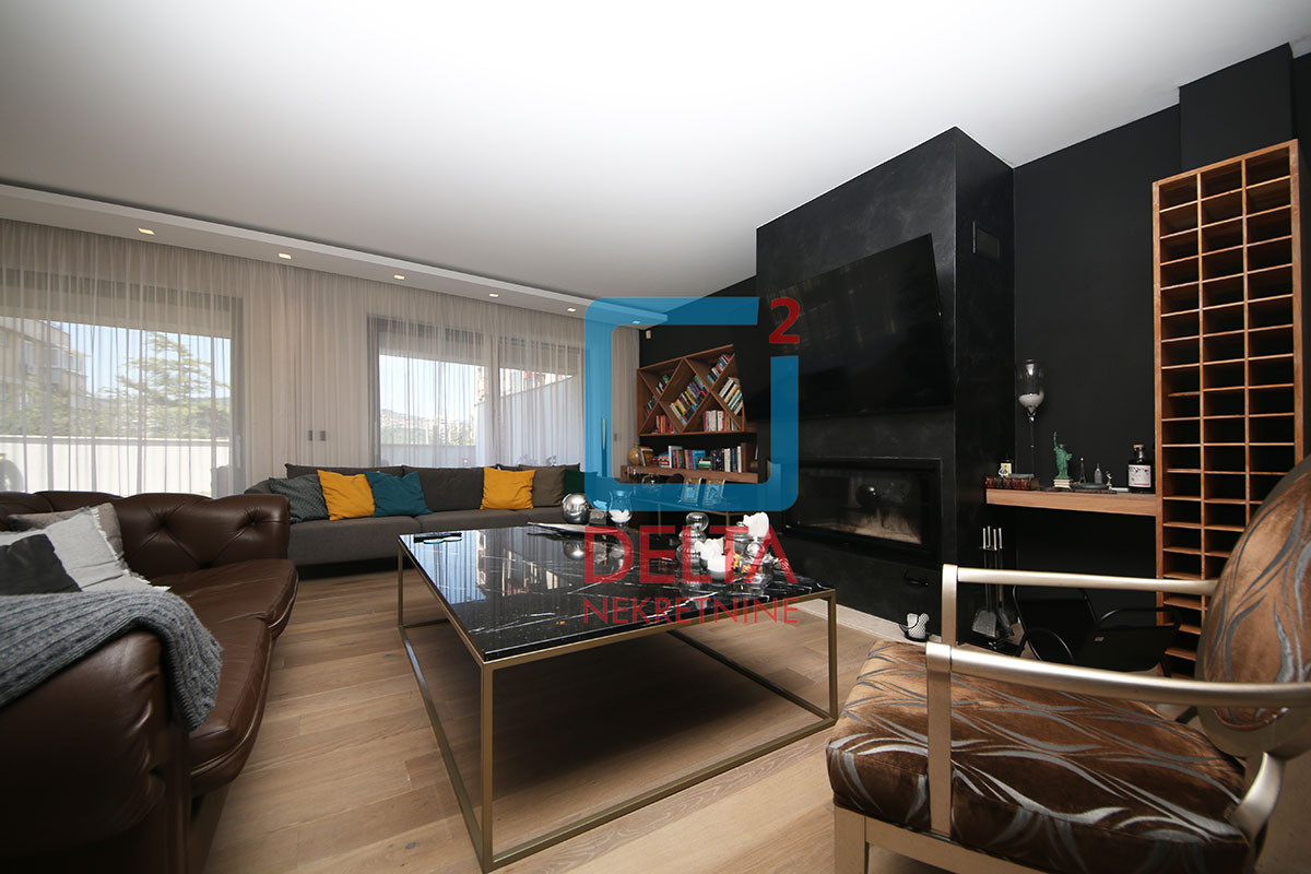 Luksuzan šestosoban stan / 200 m2 / dva garažna mjesta / Grbavica 4