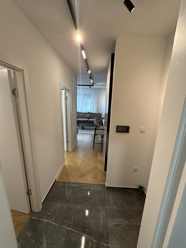 LUX dizajnerski trosoban stan - 56 m2 27