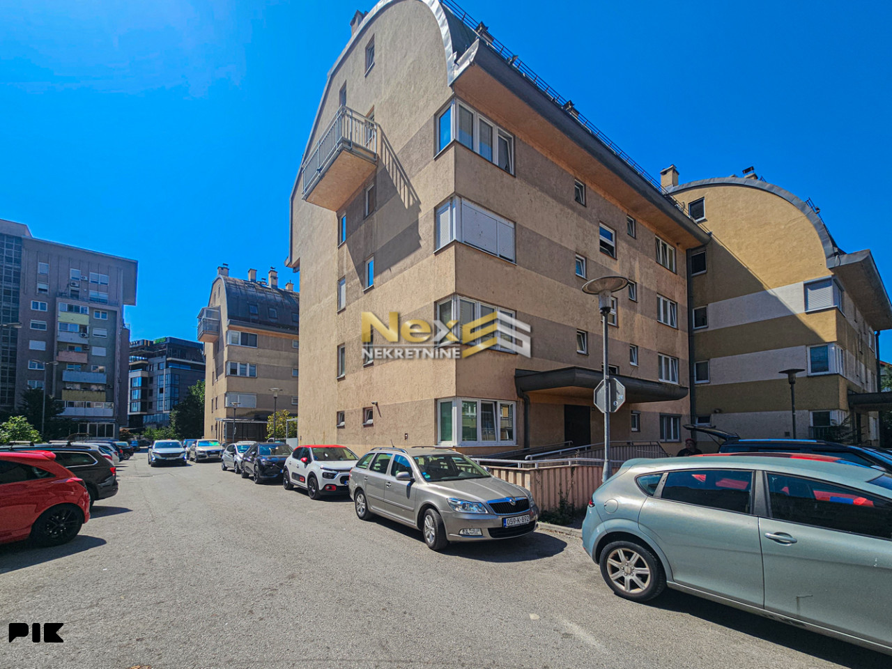 Trosoban dvoetažni stan Hifzi Bjelevca/Stup/Ilidža 104,82 m2 photo 3