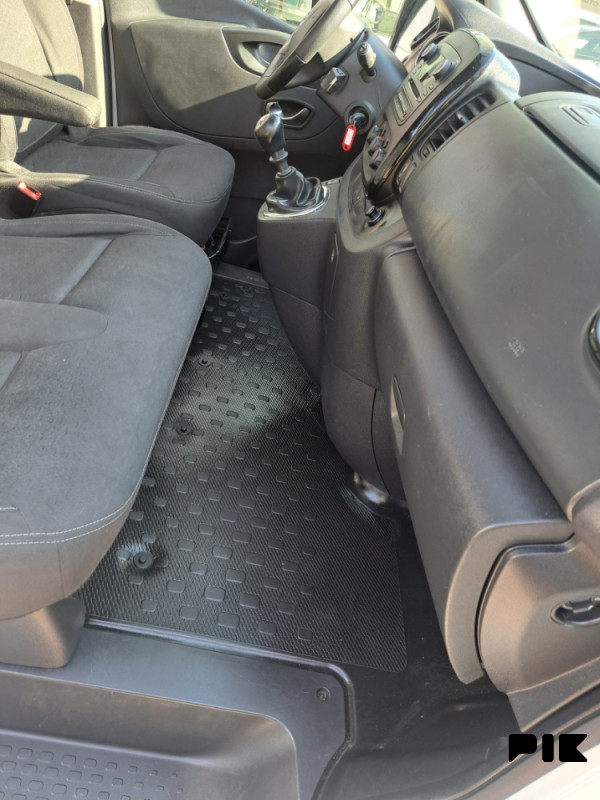 Opel Vivaro — fotografija 16