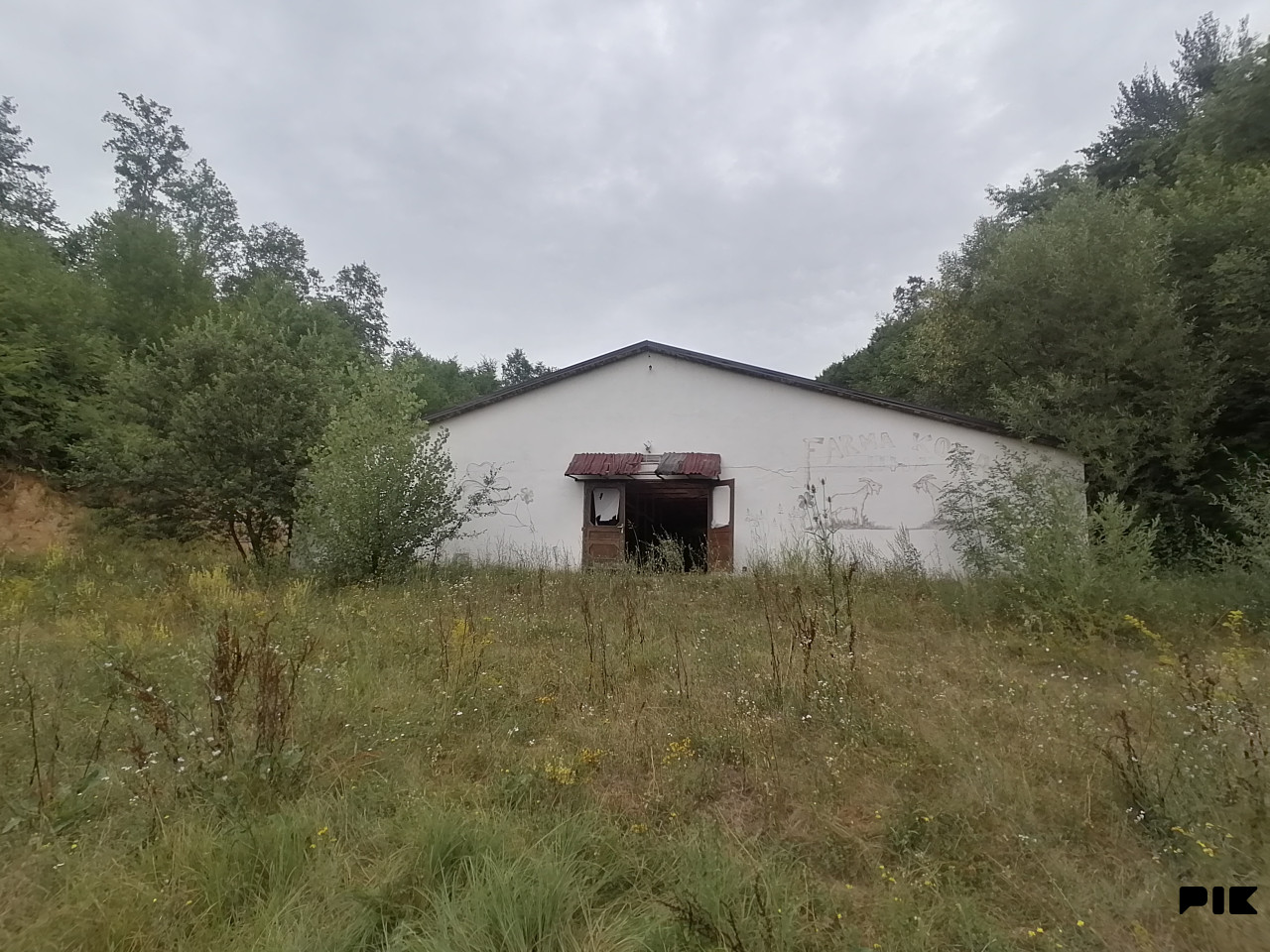 Poslovni objekti sa zemljištem u naselju Ivanjska, Bosanska Krupa 2