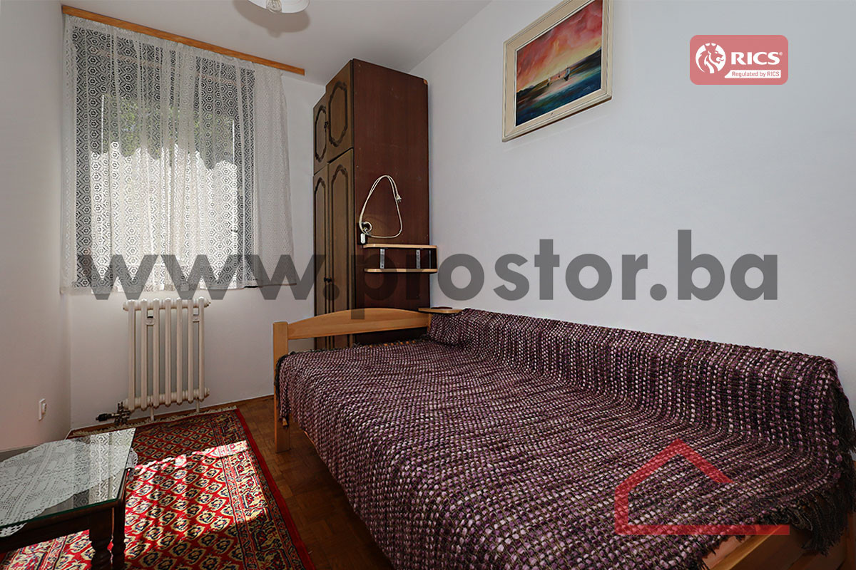 PROSTOR izdaje: Trosoban stan, Dobrinja 4