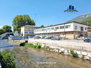 TOTAL PRO / Trosoban stan 77 m2 / Travnik