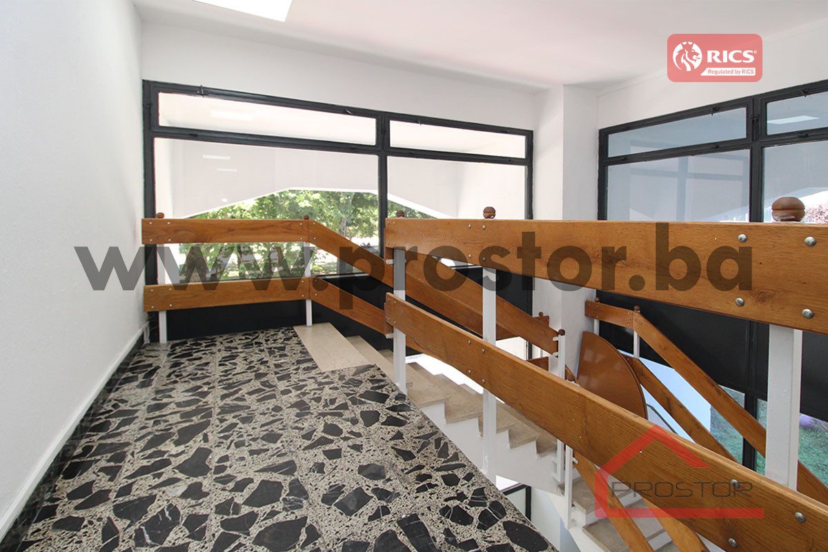 PROSTOR izdaje: Poslovni prostor, 217m2, Grbavica 11