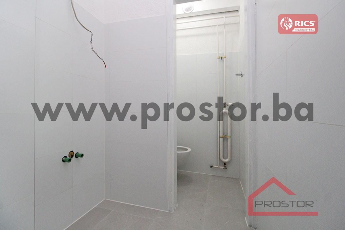 PROSTOR izdaje: Poslovni prostor, 217m2, Grbavica 13