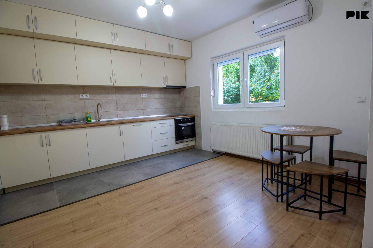 STUP - kuća od 243 m2 | 2 stambene jedinice | Garaža 6