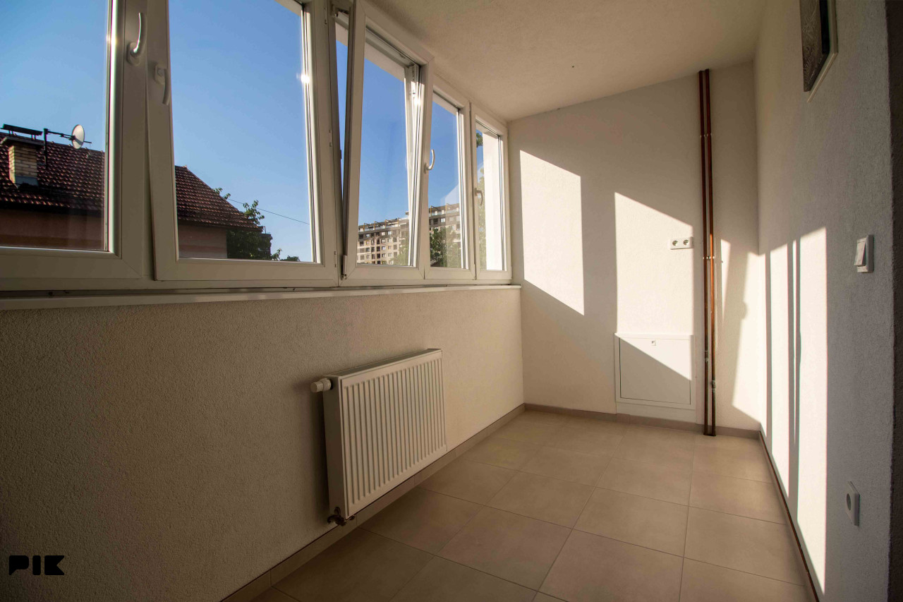 STUP - kuća od 243 m2 | 2 stambene jedinice | Garaža 9