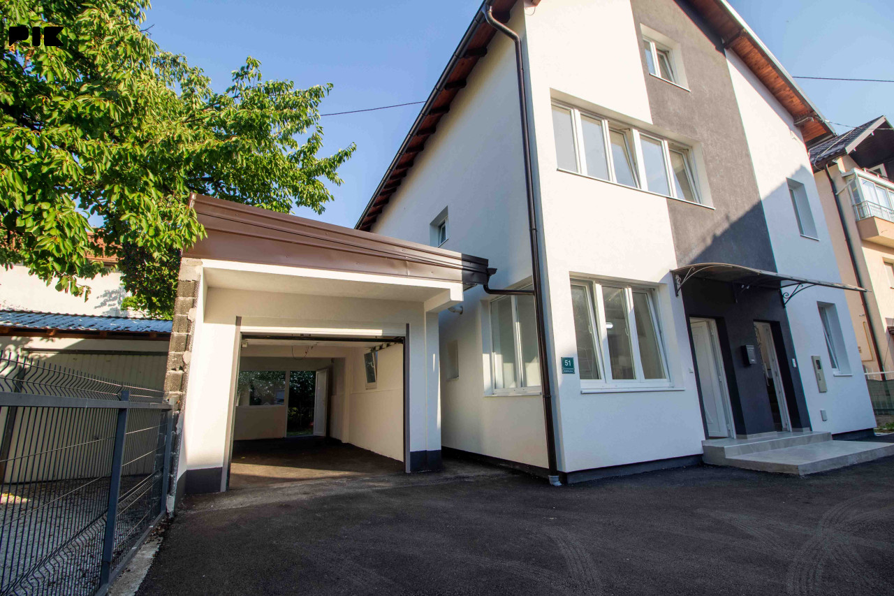 STUP - kuća od 243 m2 | 2 stambene jedinice | Garaža