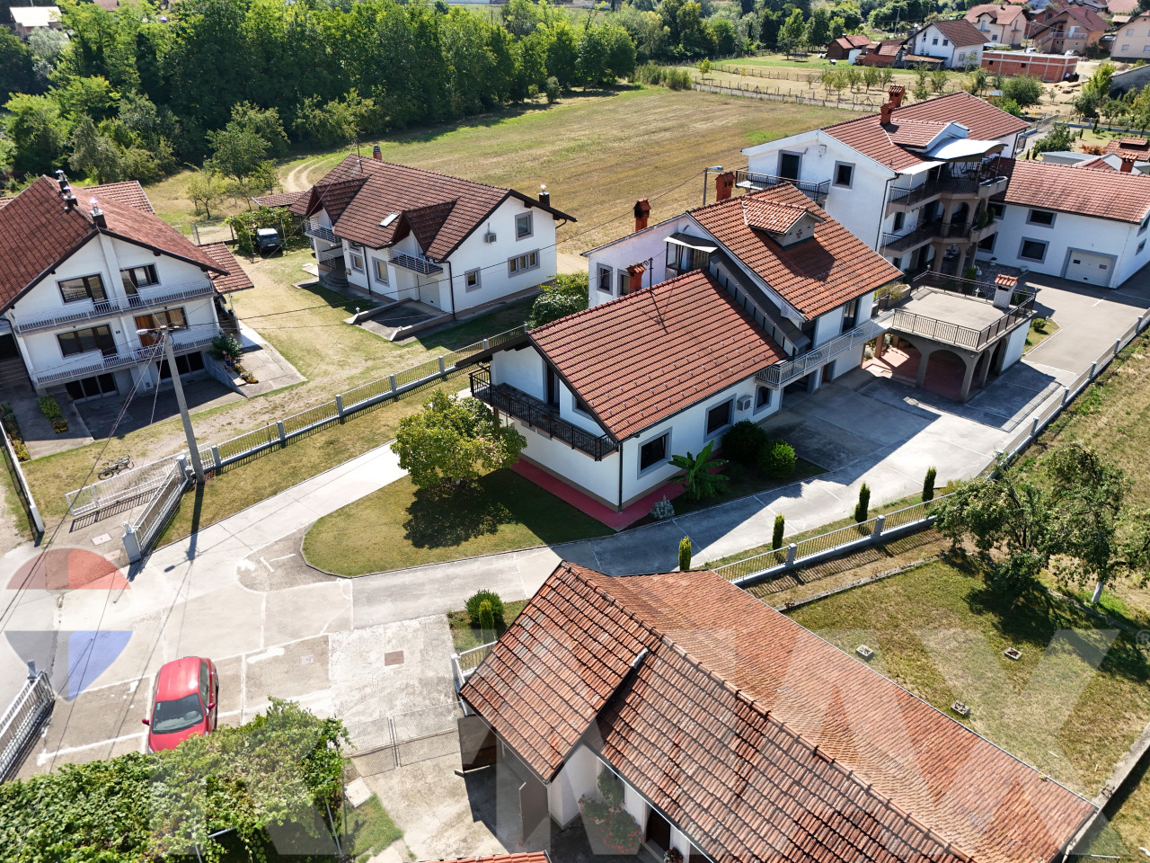 Odlične dvije kuće 511.96m2 | Derviši | Zemljište 998m2 2