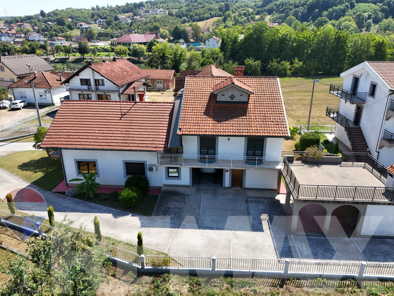 Odlične dvije kuće 511.96m2 | Derviši | Zemljište 998m2 4