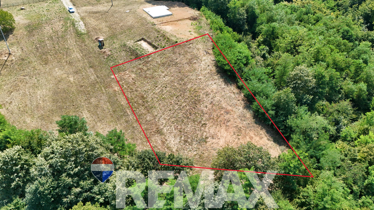 Placevi 1.418 i 1.430 m2 | Debeljaci | 8.5 km od centra 7