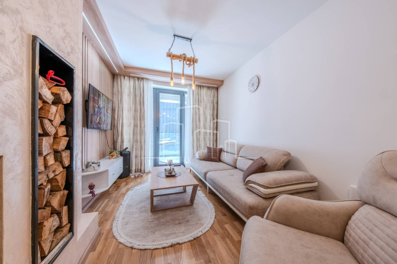 Prodaja trosoban apartman sa garažnim mjestom Bjelašnica 7