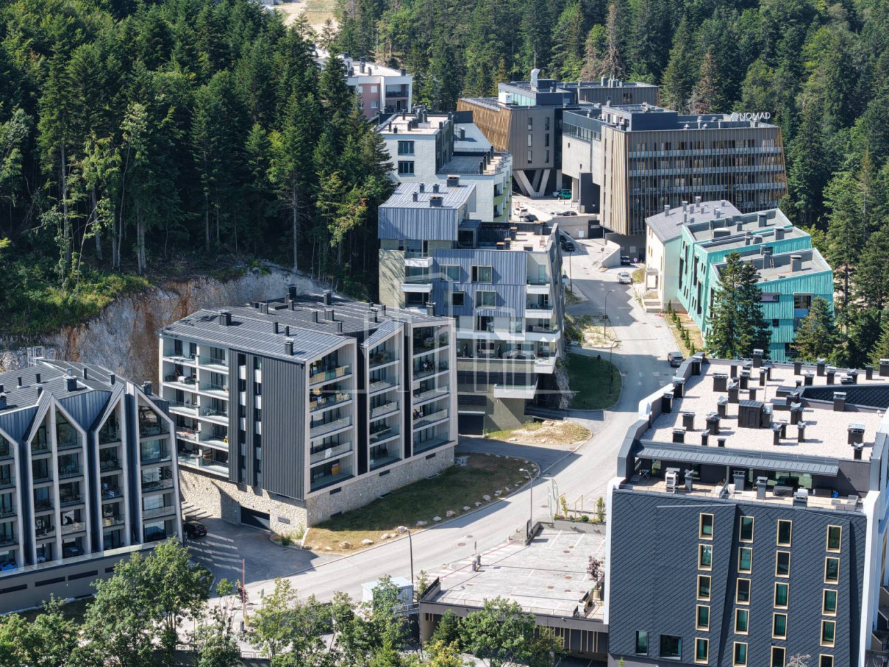 Prodaja trosoban apartman sa garažnim mjestom Bjelašnica 27