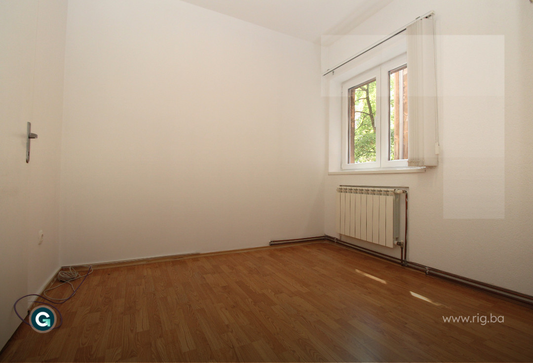 POSLOVNI PROSTOR / CENTAR / NAJAM 12