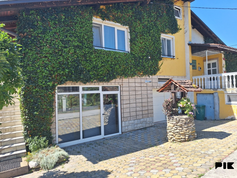 Kuća 380 m2 u Bugojnu