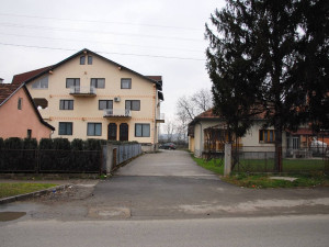 FOR SALE RESIDENTIAL-COMMERCIAL BUILDING - TRN photo 4