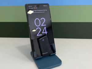 Google Pixel 7a- Charcoal / 128GB