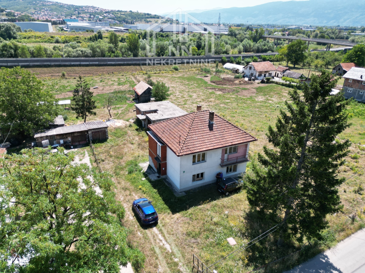 NN Nekretnine : Kuća sa zemljištem - Reljevo photo 2