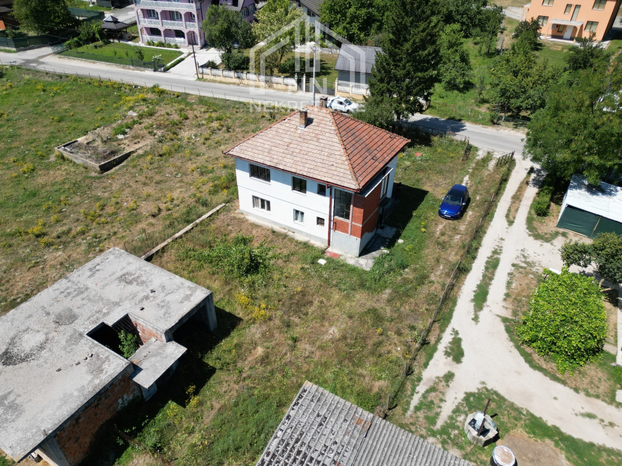 NN Nekretnine : Kuća sa zemljištem - Reljevo photo 5