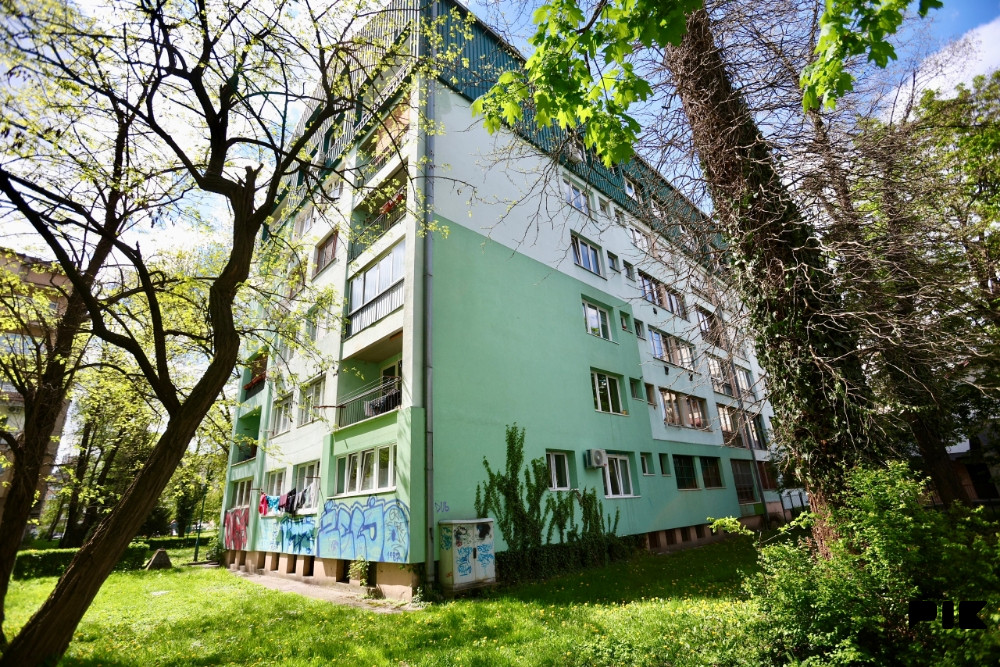 Stan u srcu Grbavice, Sarajevo