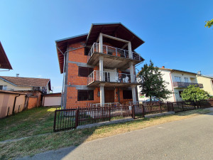 For sale, a well-built three-story building on Prvomajska Street