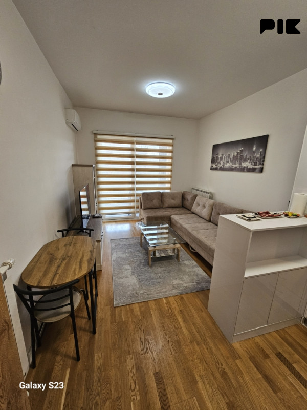 Stan na dan Sarajevo, Stup-BULEVAR 062/054-257 2