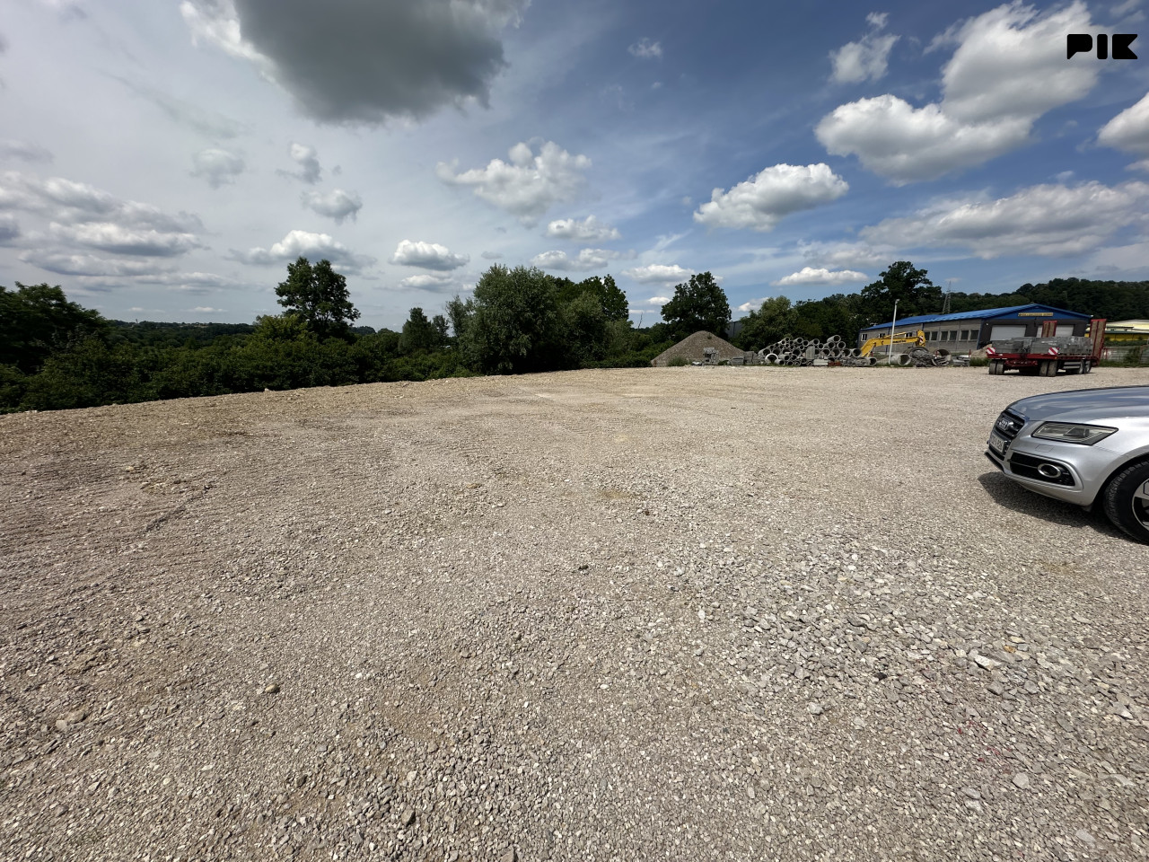 Izdaje se Plac Zemljište Srebrenik 3500m2 pored magistralnog puta 13