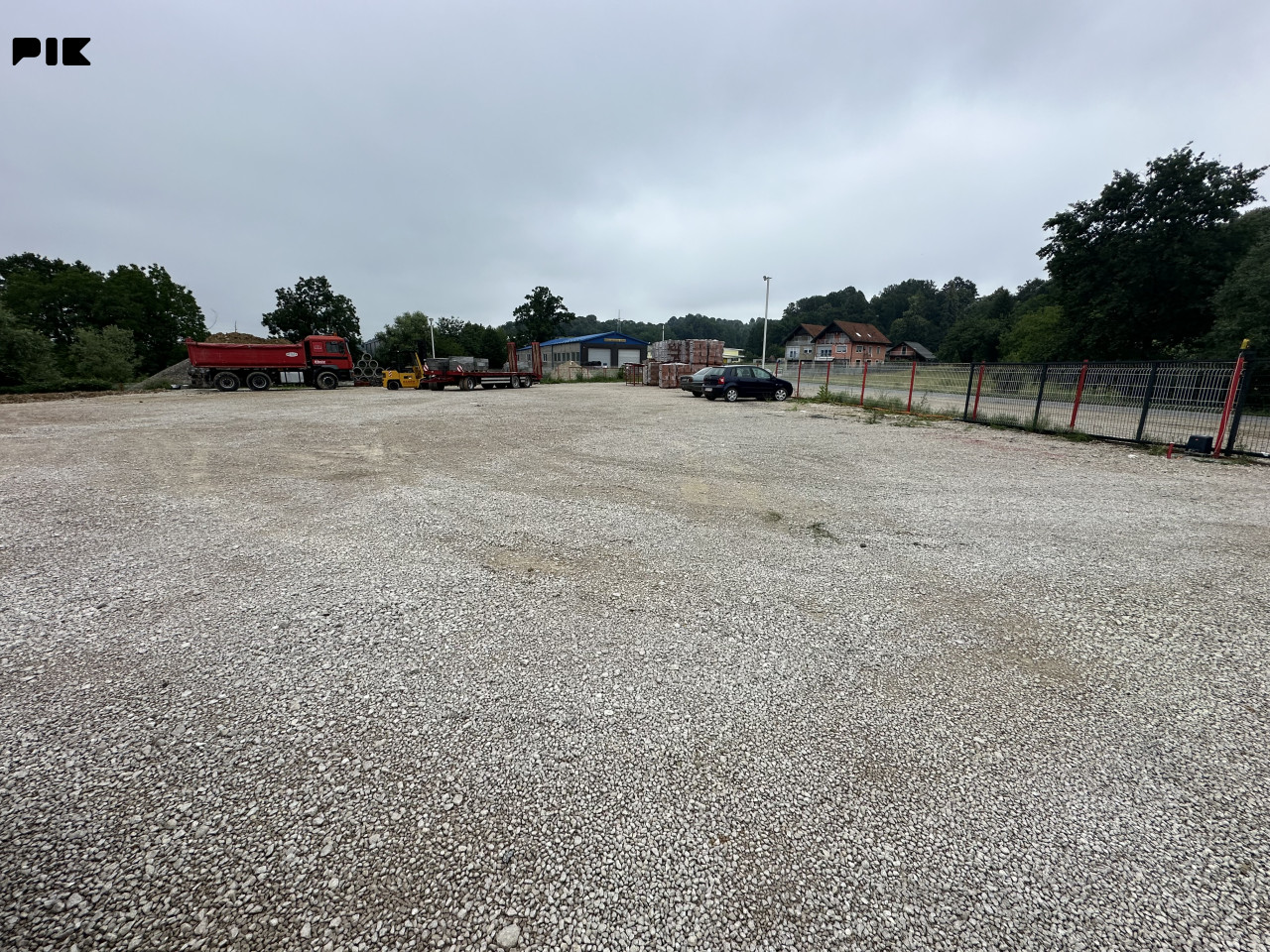 Izdaje se Plac Zemljište Srebrenik 3500m2 pored magistralnog puta 17