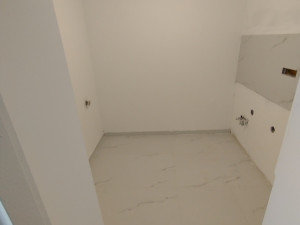 Na prodaju renoviran stan u Banja luci, naselje Borik 066/070-302 photo 4