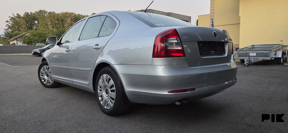 Škoda Octavia 2011 godina 1.9 tdi 77kw - slika 3