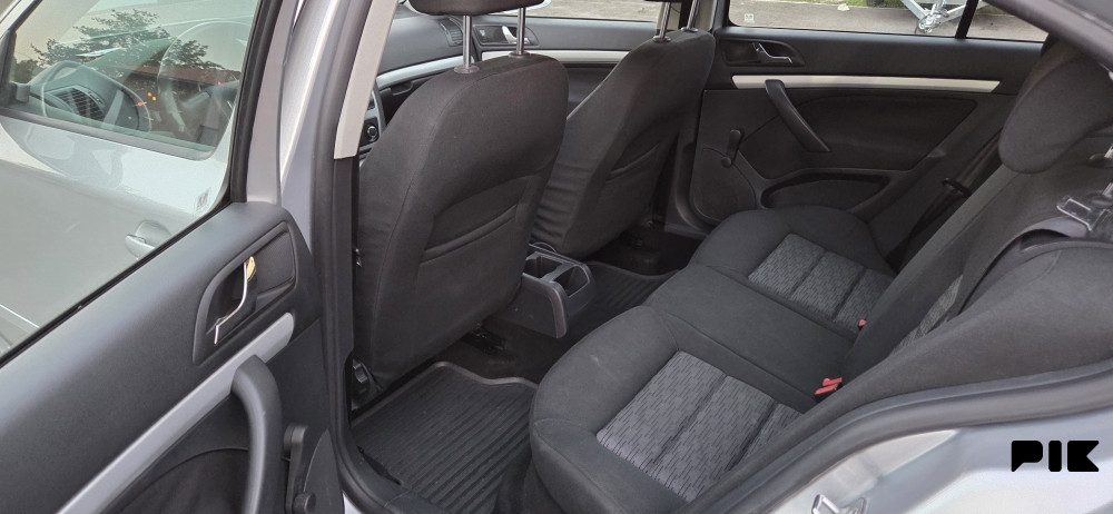 Škoda Octavia 2011 godina 1.9 tdi 77kw - slika 10