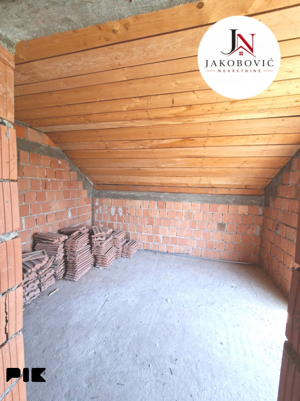 Kuća u blizini Antunović pumpe 9