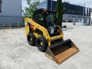 Utovarivač Skid Steer CAT 226D3 2022