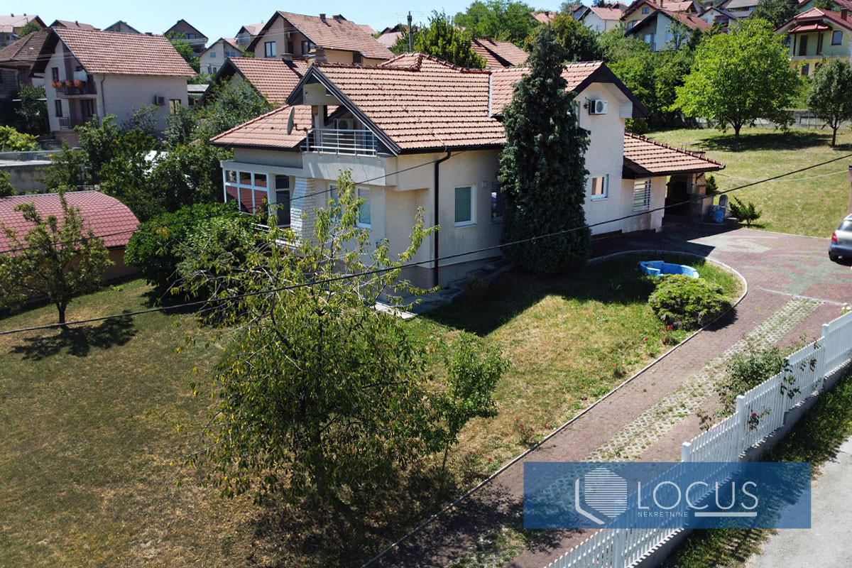 LOCUS: Moderna kuća na parc. 1.806m2, Blagovac, Vogošća