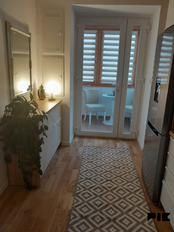 Stan Sarajevo - Bašcarsija 81m2+31m2podruma+ 130m2  bašte 13