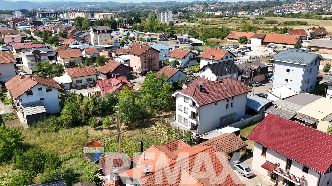 Kuća 352 m2 | 5 etažiranih stambenih jedinica | Lazarevo 37