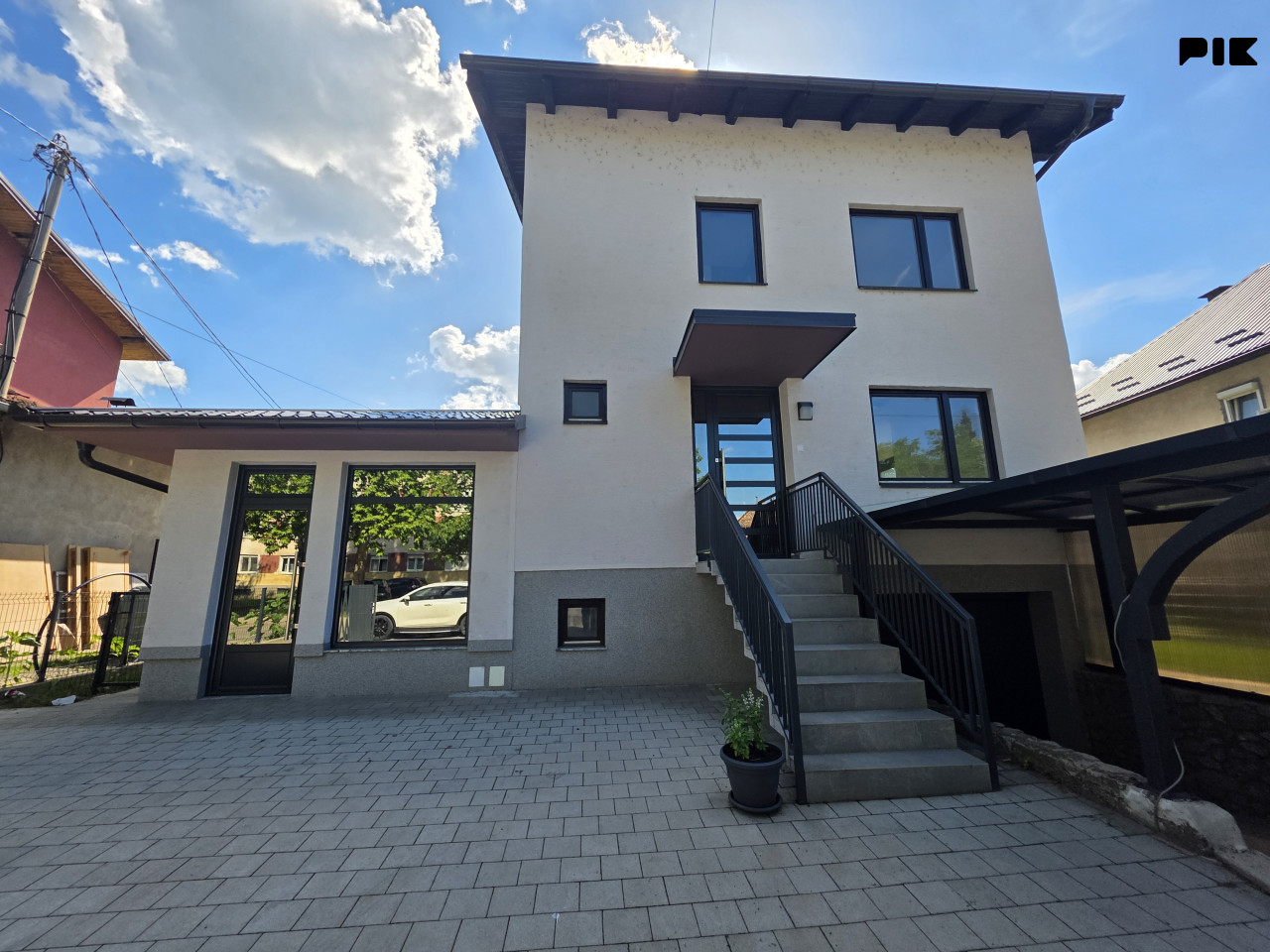 Stambeno-poslovni objekat 310m2 i placa 416m2 - Obilićevo/Mejdan 2