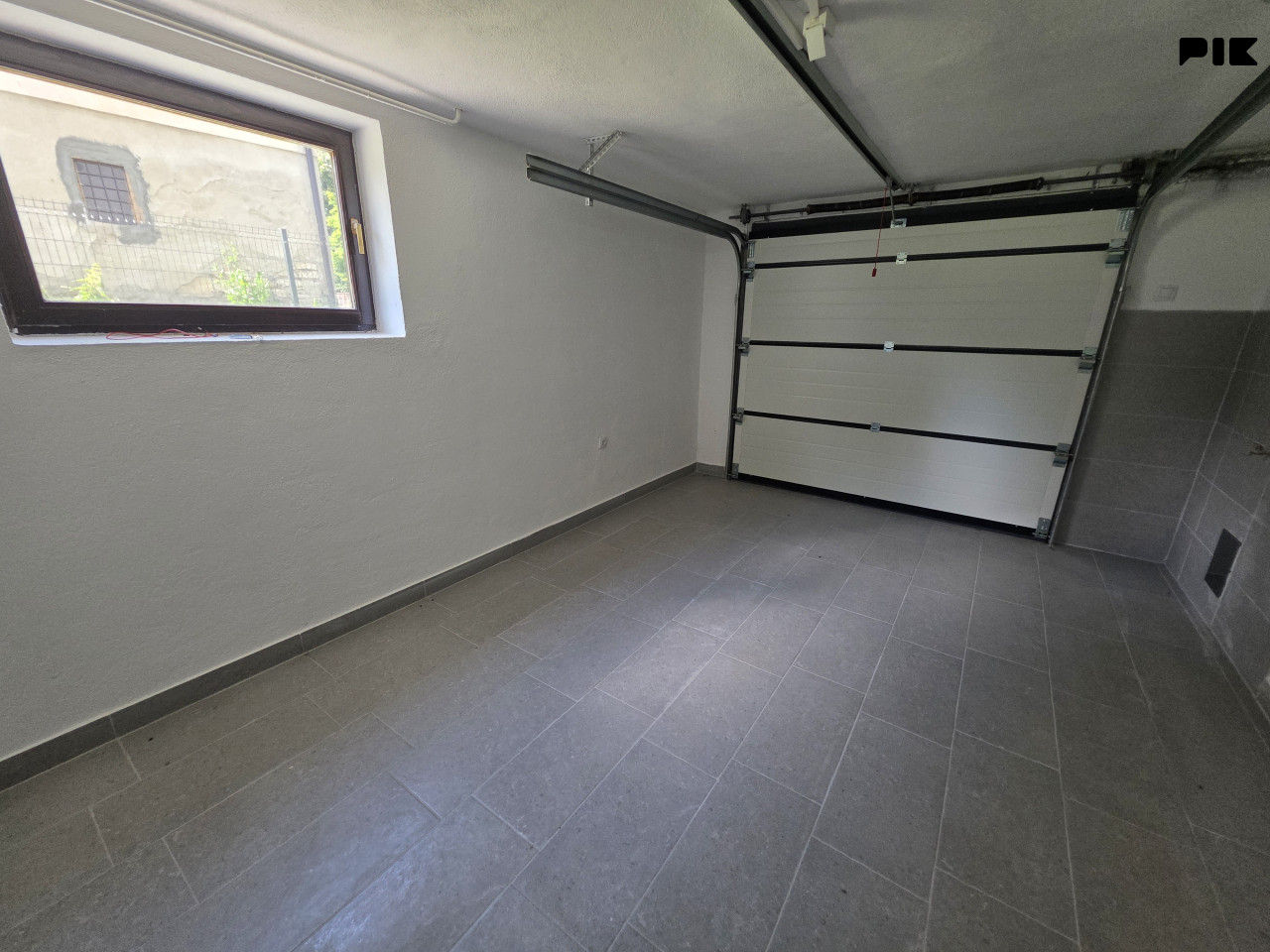 Stambeno-poslovni objekat 310m2 i placa 416m2 - Obilićevo/Mejdan 6