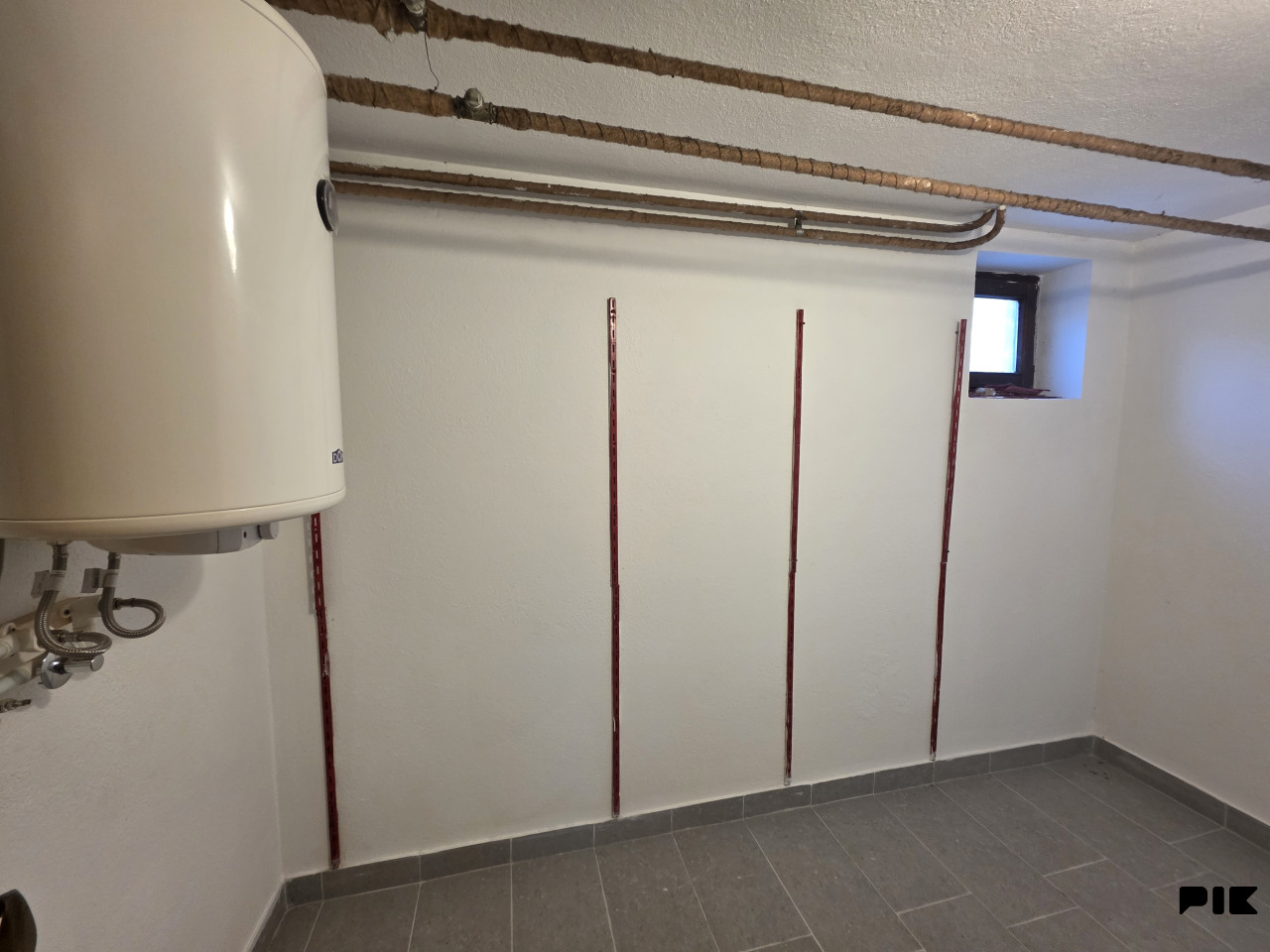 Stambeno-poslovni objekat 310m2 i placa 416m2 - Obilićevo/Mejdan 7