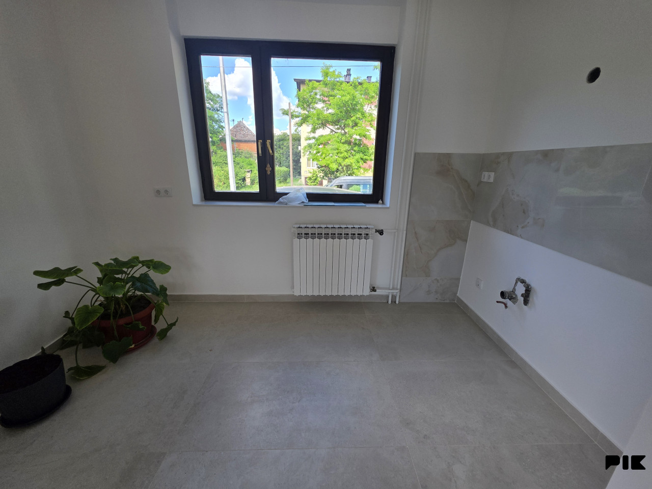 Stambeno-poslovni objekat 310m2 i placa 416m2 - Obilićevo/Mejdan 15