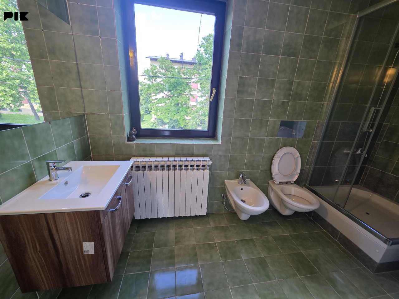 Stambeno-poslovni objekat 310m2 i placa 416m2 - Obilićevo/Mejdan 24