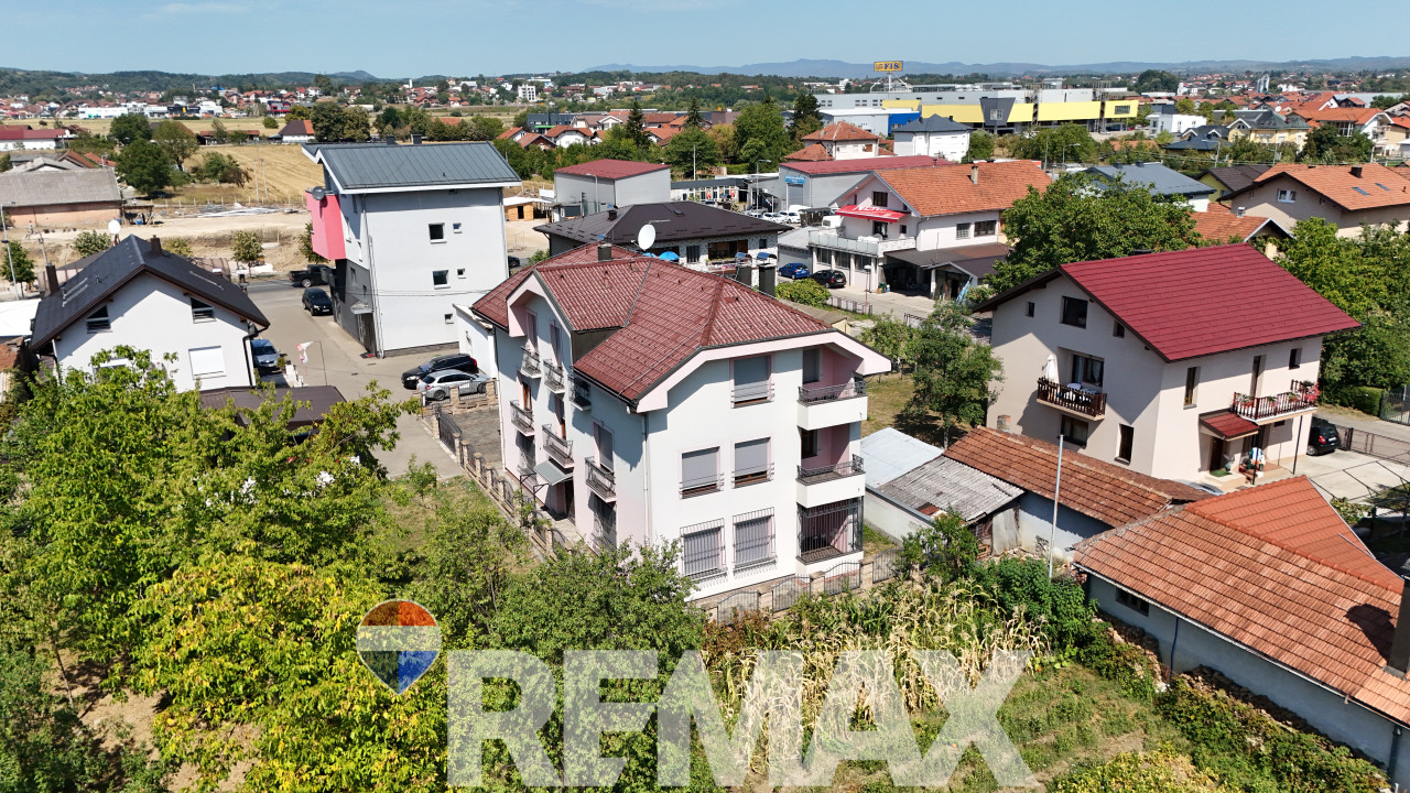 Kuća za najam 352 m2 | 5 stambenih jedinica | Lazarevo 3