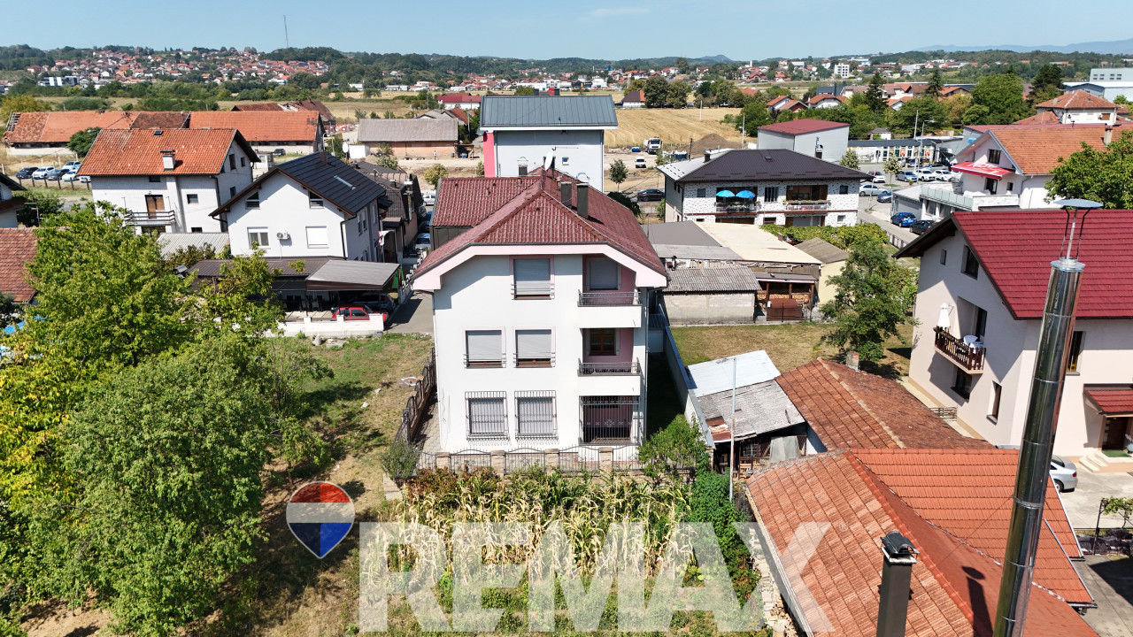 Kuća za najam 352 m2 | 5 stambenih jedinica | Lazarevo 4