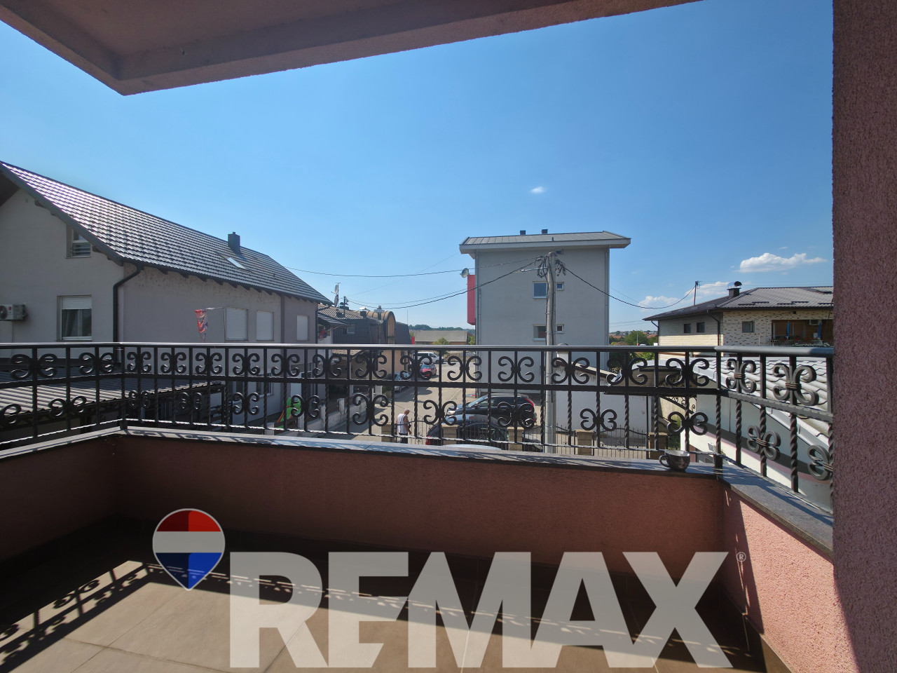 Kuća za najam 352 m2 | 5 stambenih jedinica | Lazarevo 36