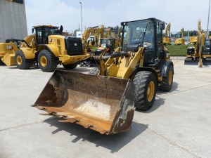 Utovarivač CAT 908M 2019