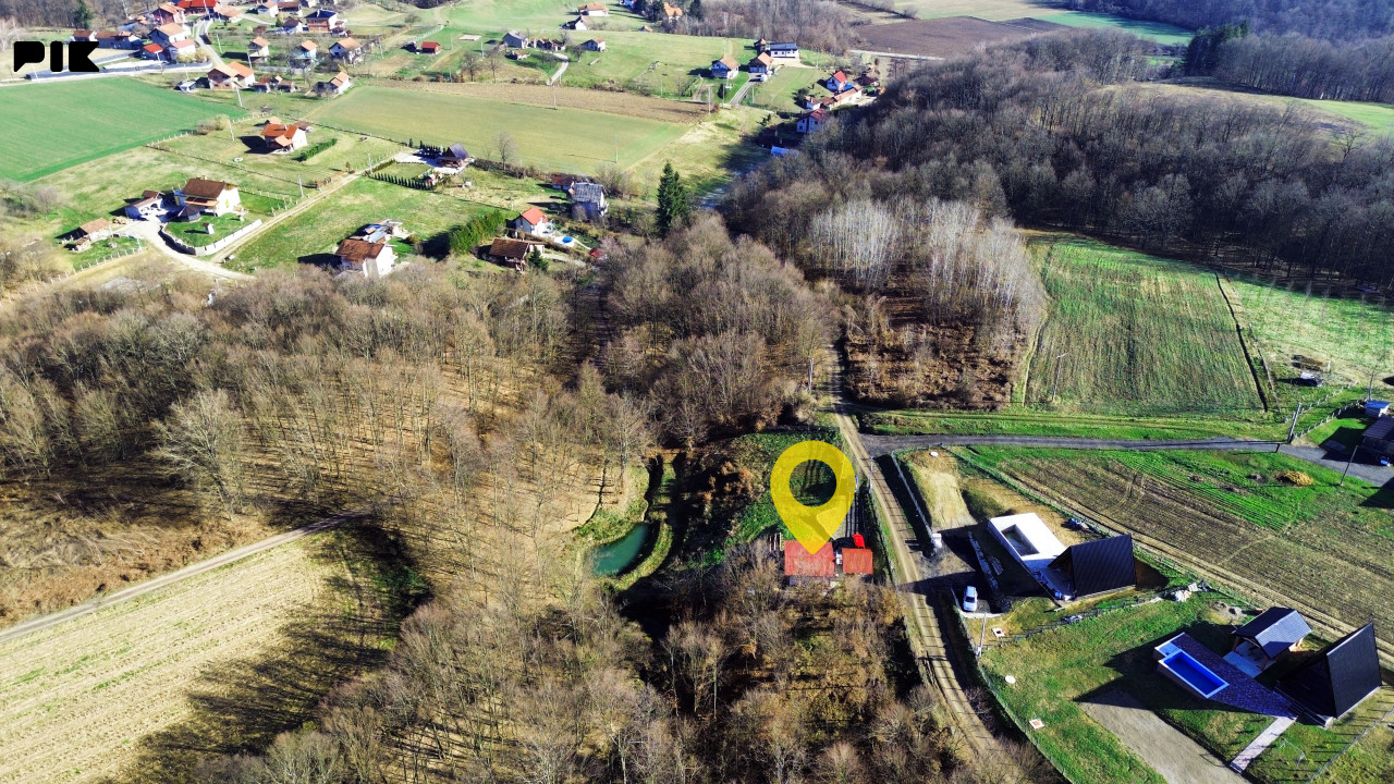 Na prodaju montažna vikendica 30m2, na placu 3458m2, Malo Blaško 3